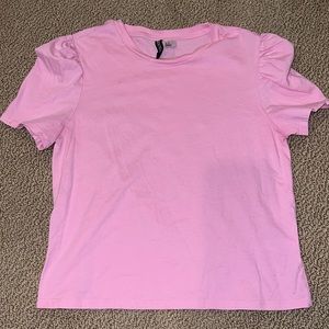 h&m top with subtle “poof” on the shoulders. super cute. barely worn!